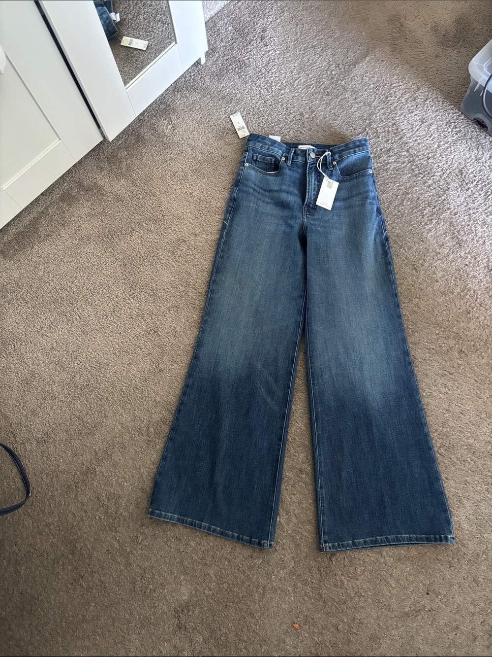 Good American Wide-Leg Jeans in Medium Blue Wash